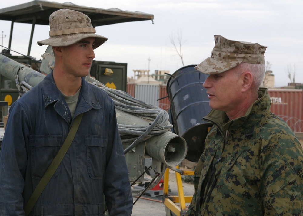 Assistant Commandant and Medal of Honor recipient visit 22nd MEU (SOC) in I