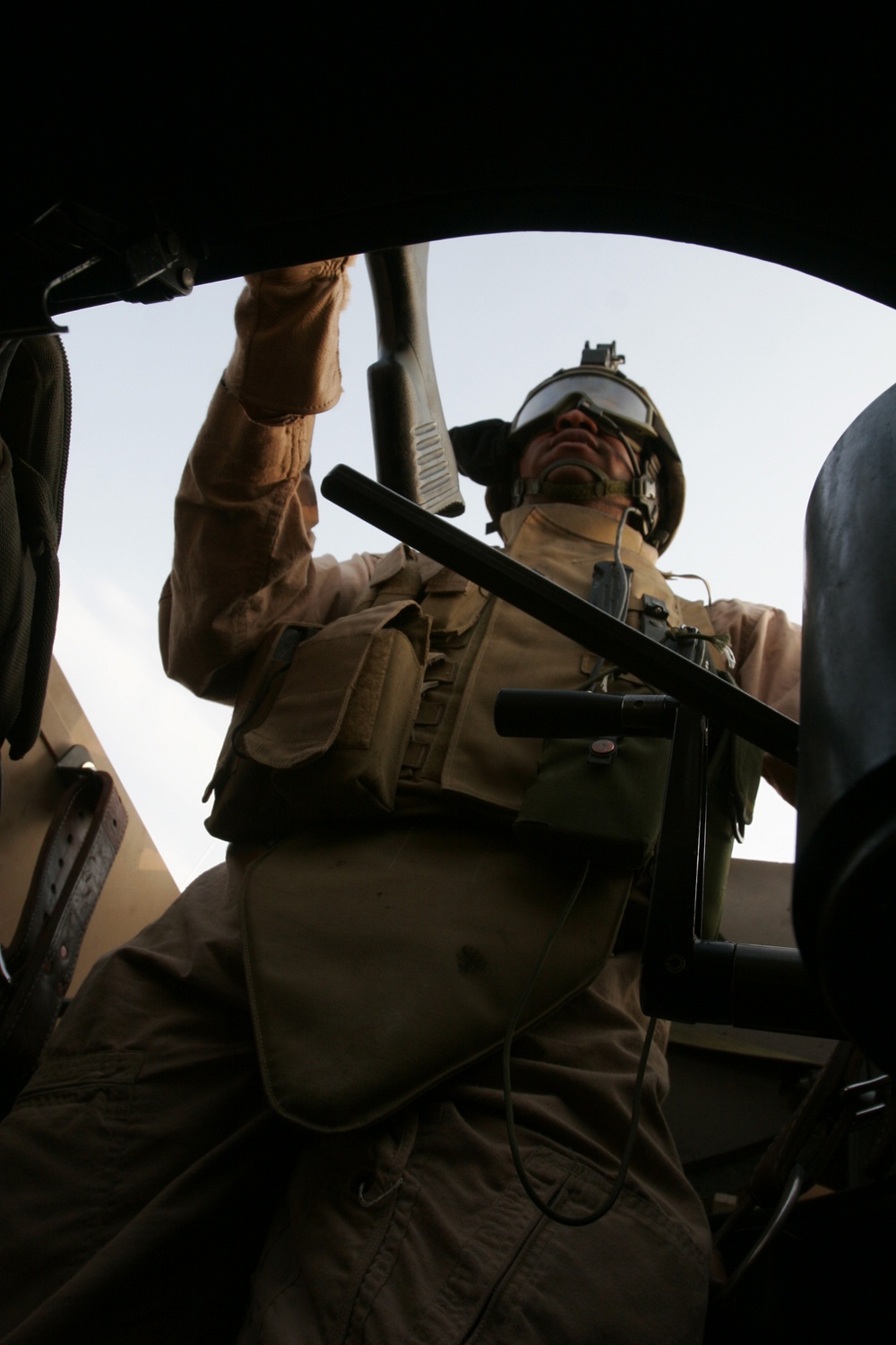 Motor-T Marines brave Iraq's roads