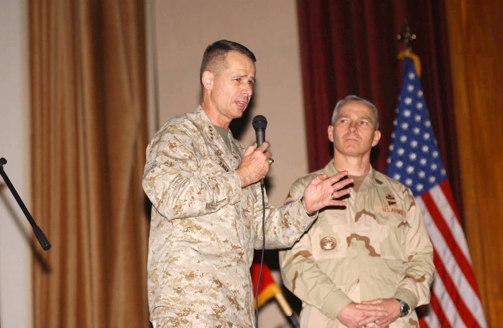 Gen. Pace and star-studded troupe visit Anaconda for New Year's