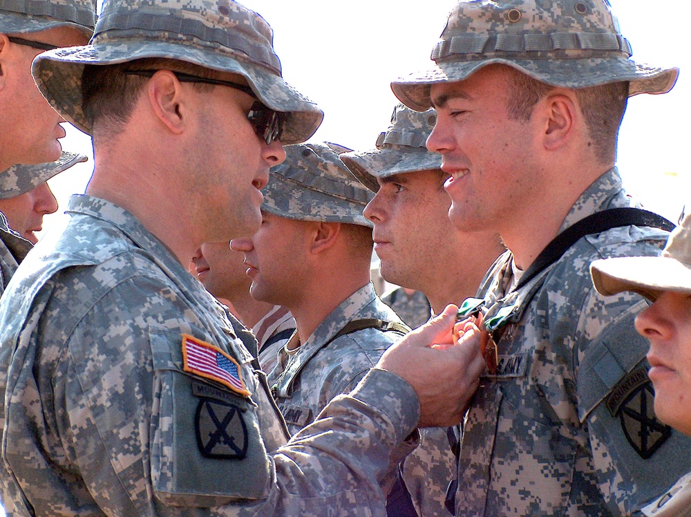 Army Commendation Medals With Valor Devices Awarded to Three Soldiers