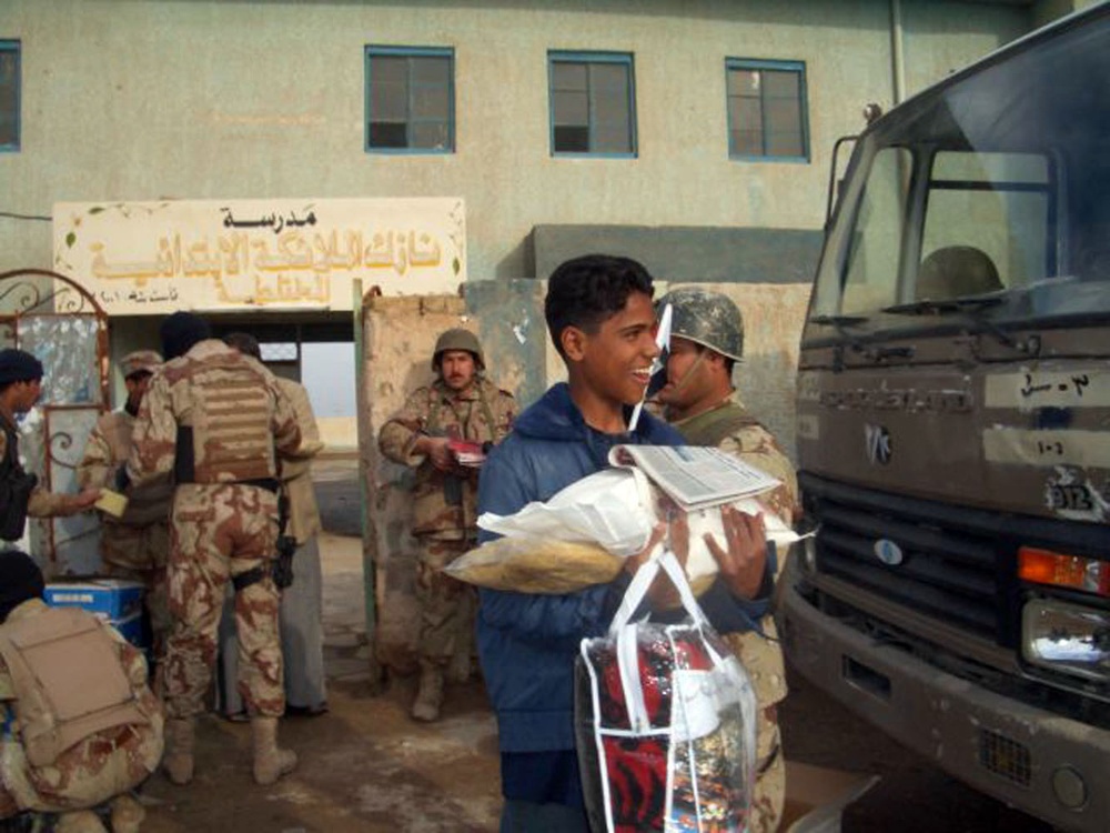 Soldiers provide humanitarian assistance to Abu Ghraib residents