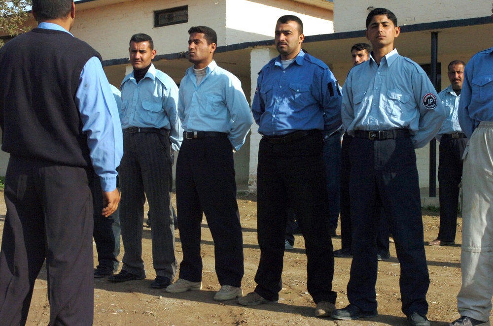 Iraqi Police Graduate Scorpion Academy