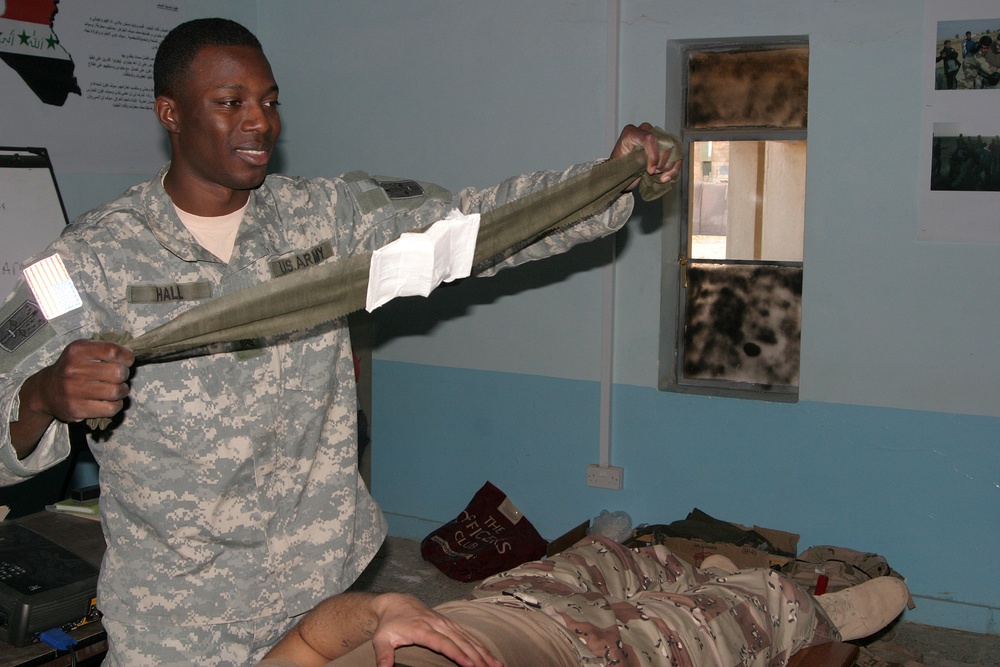 Iraqi NCOA First Aid Class