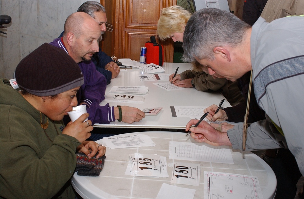 Soldiers sign up for the 5K run