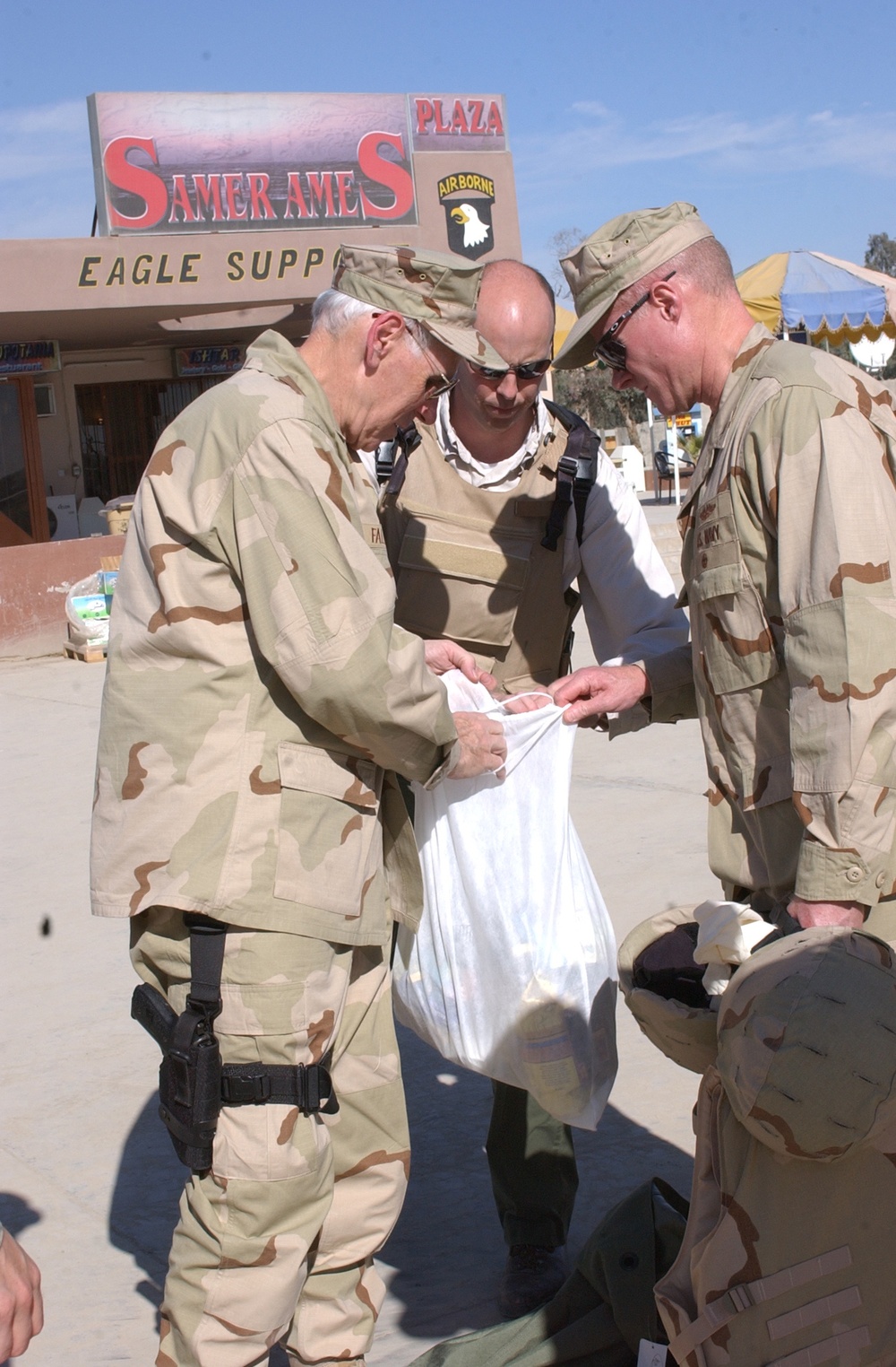 Admiral Fallon visits LSA Diamondback