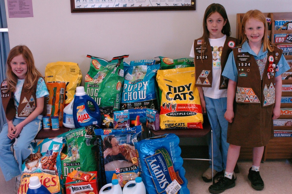 Girl Scouts donate to Ft. McPherson vet clinic