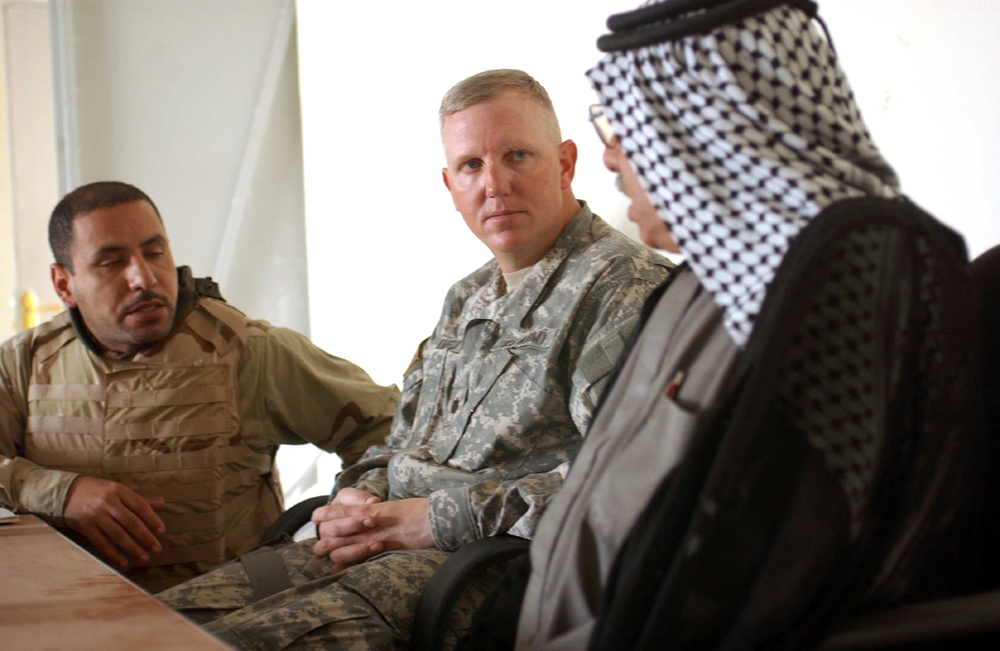 Lt. Col. Kmiecik meets with sheik
