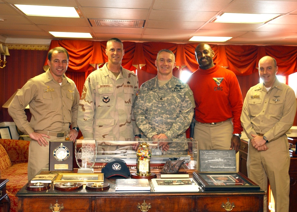 U.S. Central Command Senior Enlisted Advisor visits USS Ronald Reagan (CVN