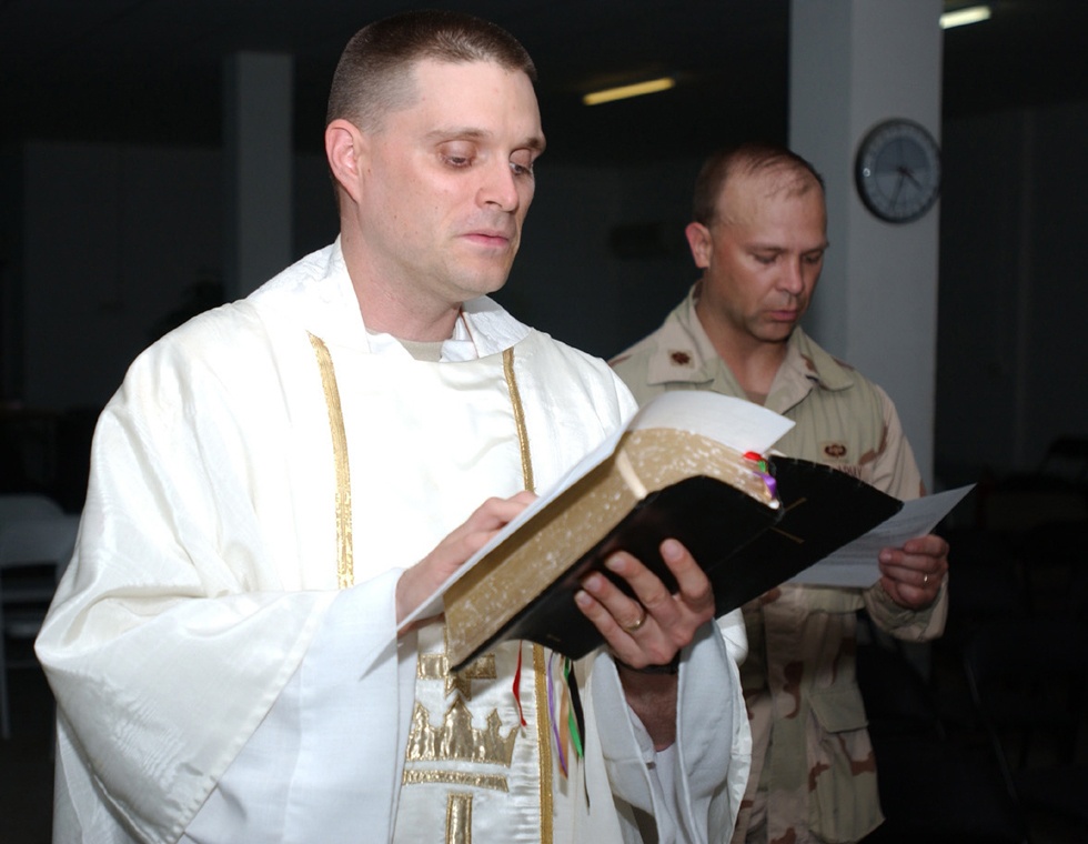 MND-B Soldiers Observe Easter Sunday Across Iraq