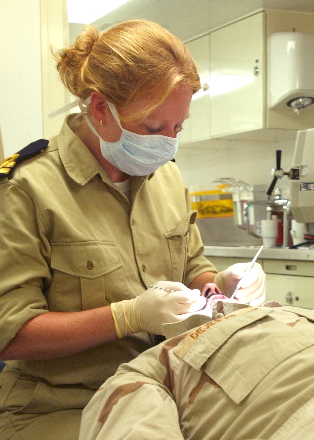 Dutch Dentist