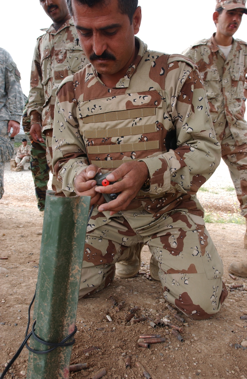 Iraqi Army bomb disposal