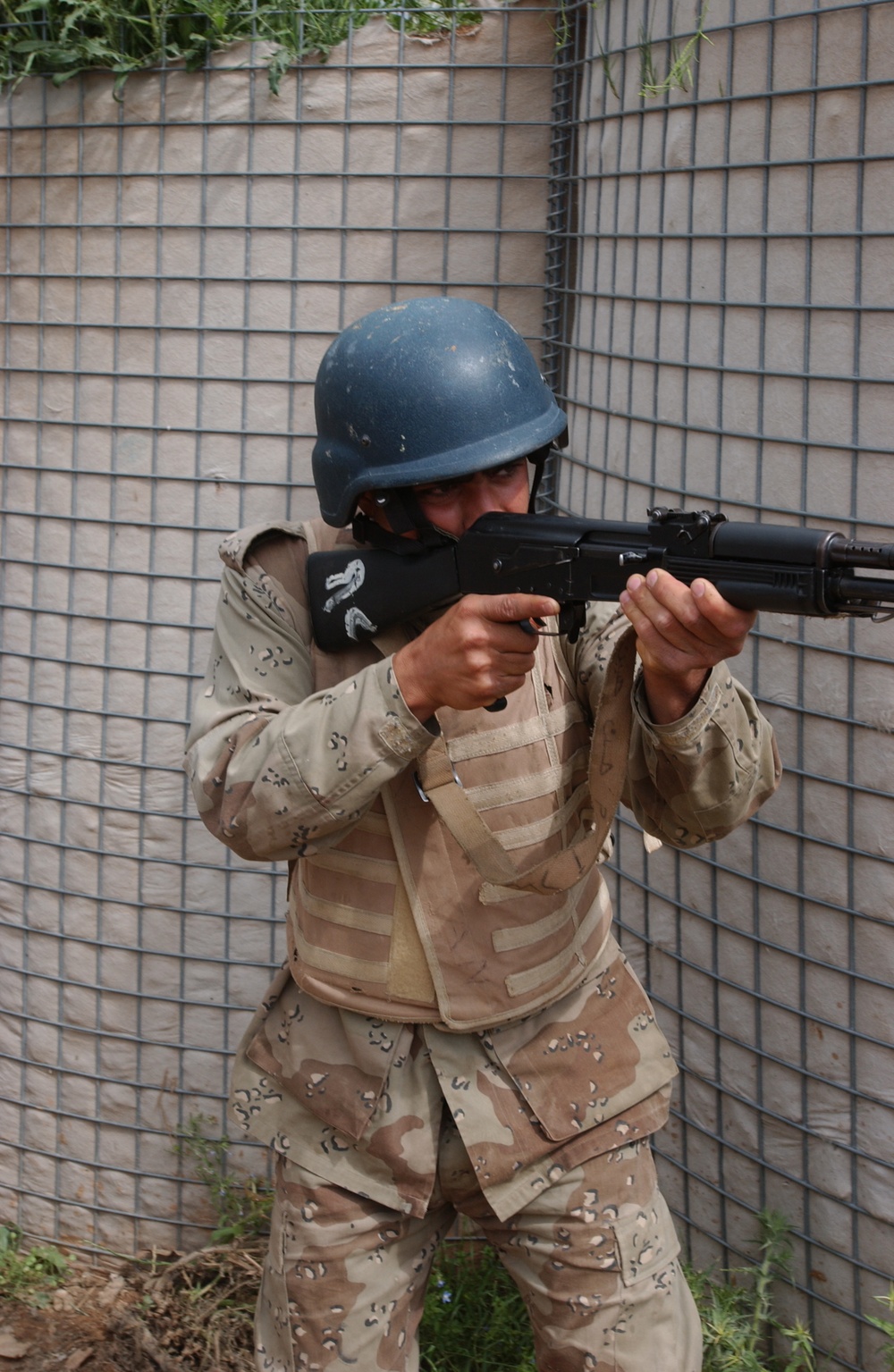 Iraqi Army Soldiers Learn Proper Room Clearing Procedures