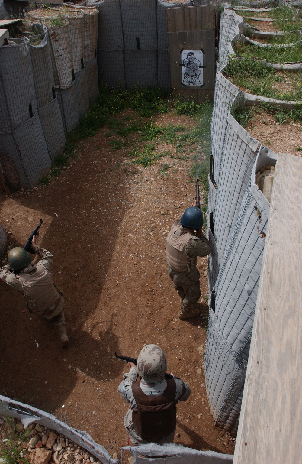 Iraqi Army Soldiers Learn Proper Room Clearing Procedures