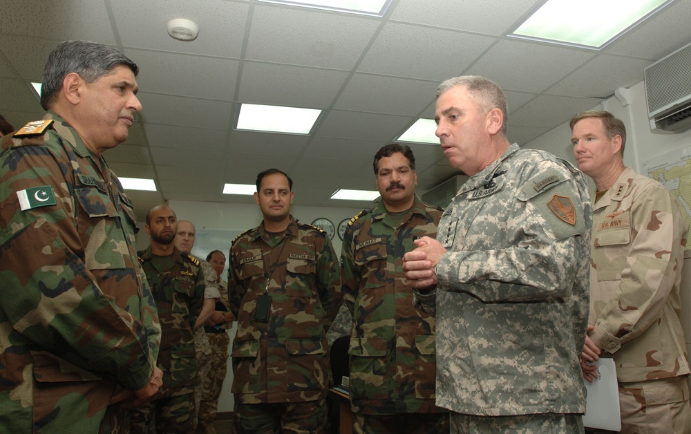 Gen. Abizaid and Vice Adm. Walsh visit CTF 150 headquarters