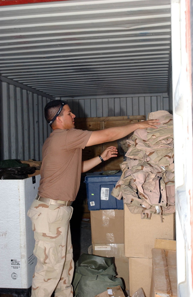 Shower, laundry unit cleans up Soldiers, Marines