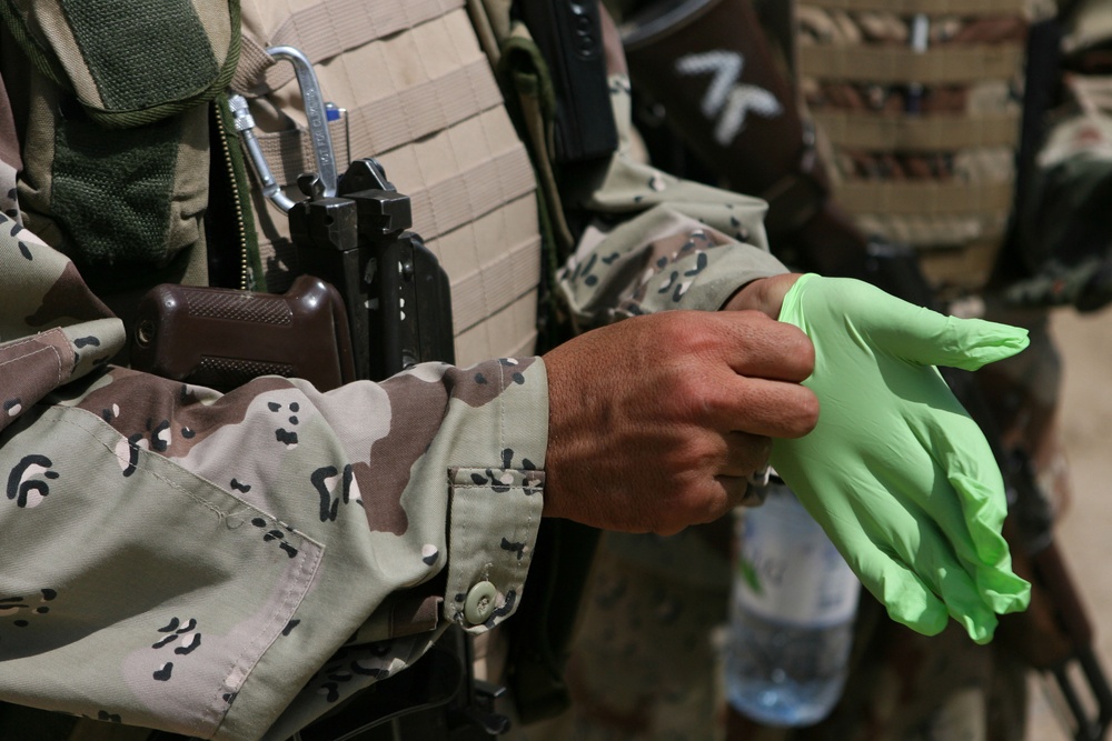 Marines and Iraqi Army Help Heal Iraq