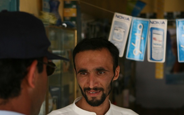 Marines and Iraqi police patrol Khandari