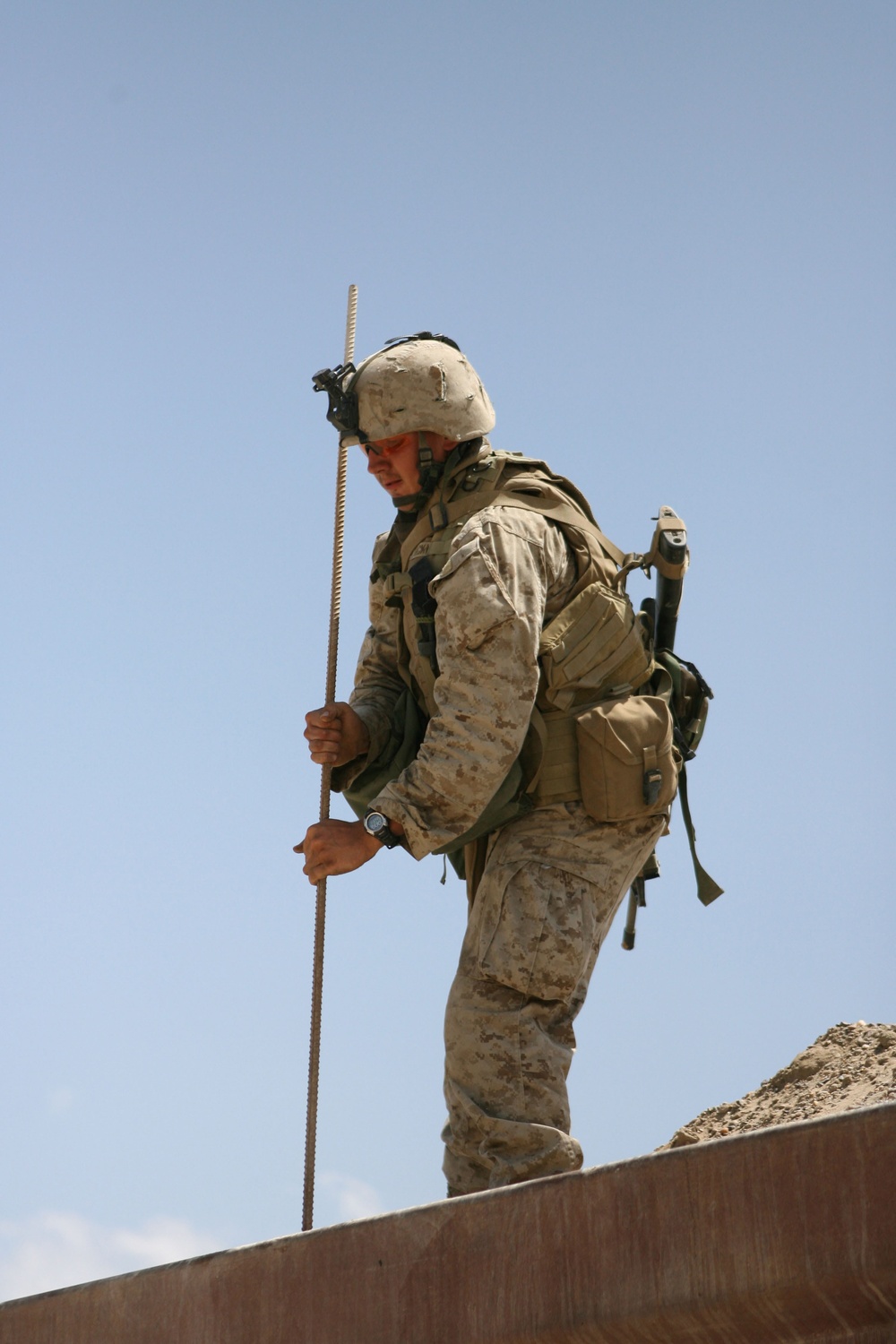 Marines and Iraqi police patrol Khandari