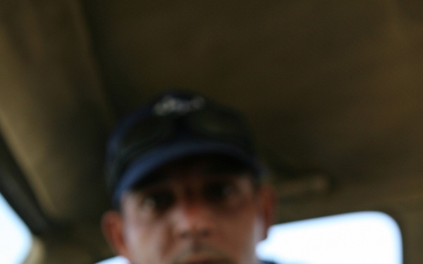 Marines and Iraqi police patrol Khandari