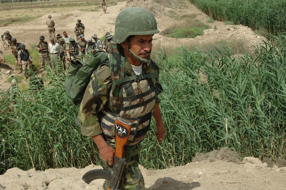 Iraqi Army takes on terrorists
