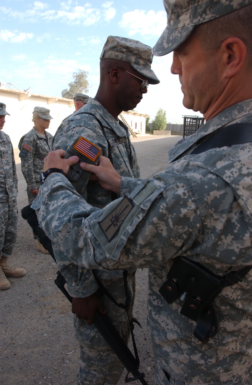 138th MPAD Soldiers receive the 172nd Stryker Brigade Combat patch