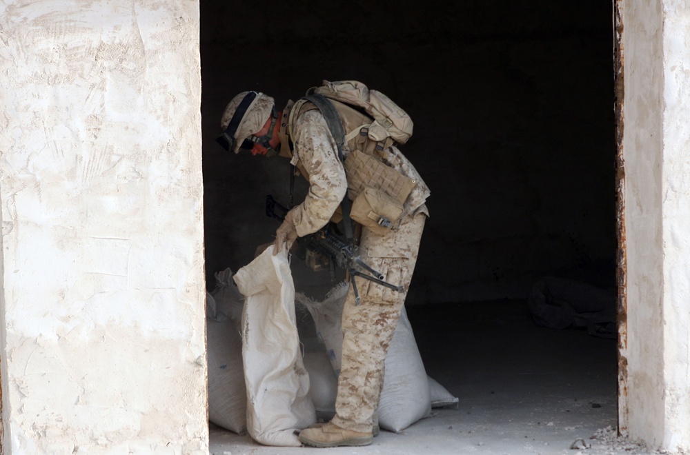 Marines keep the roads clear