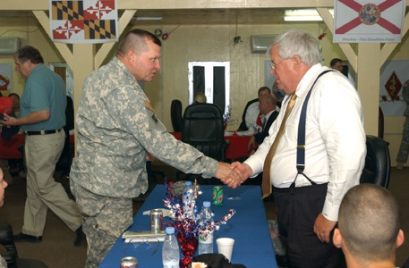 Congressional delegates meet with MND-B Soldiers