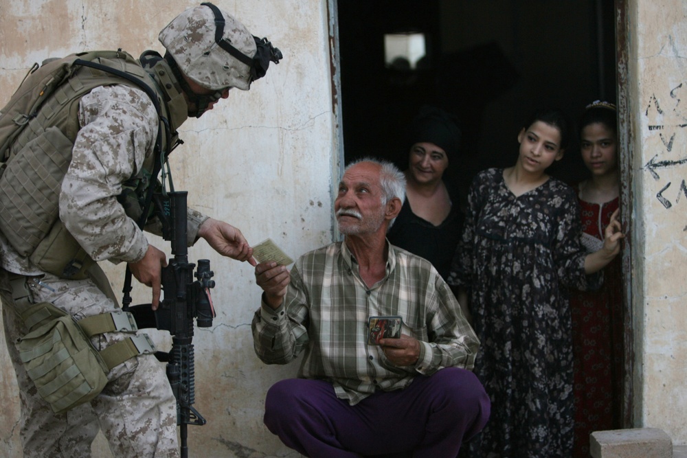 Marines combine skills to fight in the city