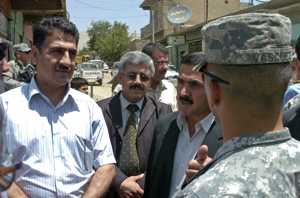Discussion on the Street