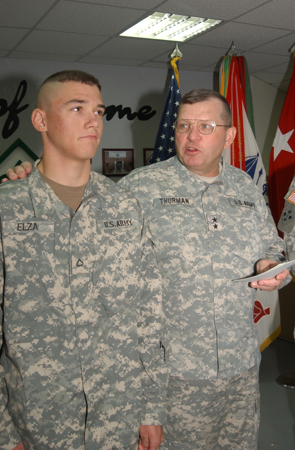Pfc Elza and Maj Gen. Thurman