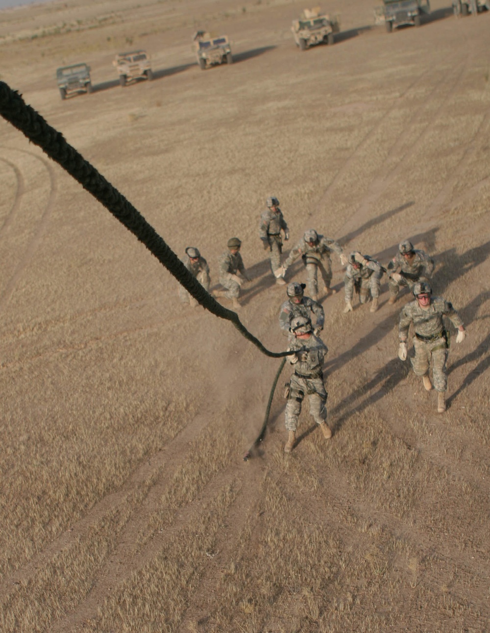 P38Pathfinders, 5th Battalion, 101st Combat Aviation Brigade conduct Fastro