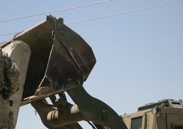 Logistics Marines take on insurgency to entrench Iraqi Army in Ramadi