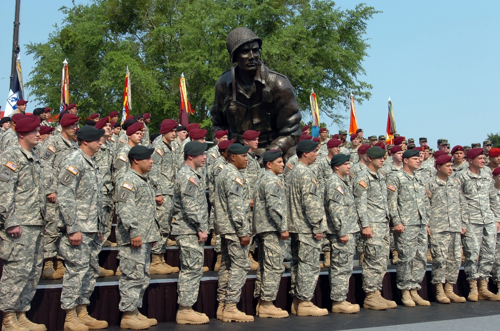 President Bush visits Fort Bragg for Fouth of July