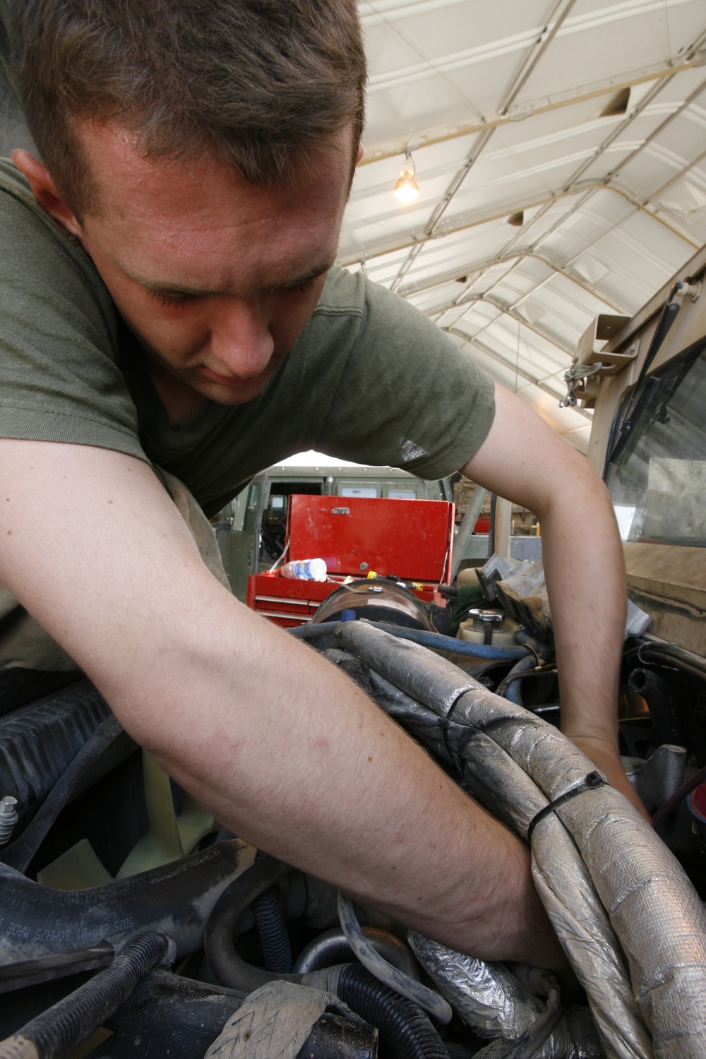 No holiday breaks for Marine mechanics in Iraq
