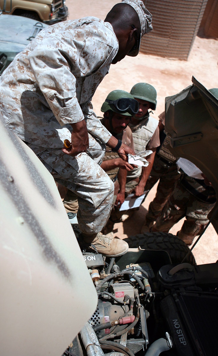 Iraqi soldiers receive training for new fleet of humvees