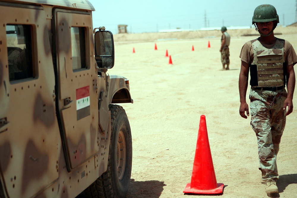 Iraqi soldiers receive training for new fleet of humvees