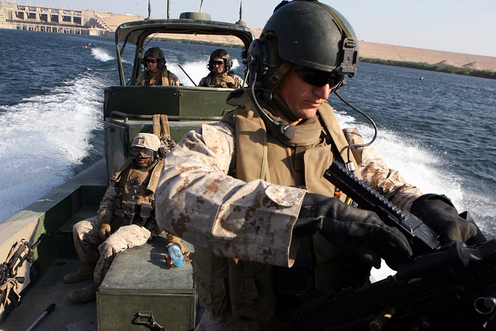 Marines keep Iraq's waterways safe