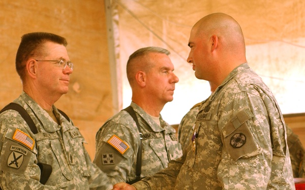 Two Engineer Soldiers Receive Purple Heart