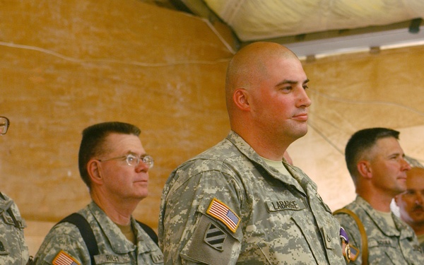 Two Engineer Soldiers Receive Purple Heart