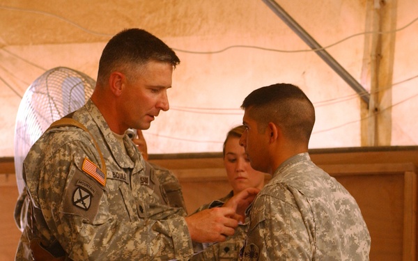 Two Engineer Soldiers Receive Purple Heart