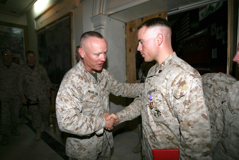 Marine bandsmen receives Purple Heart