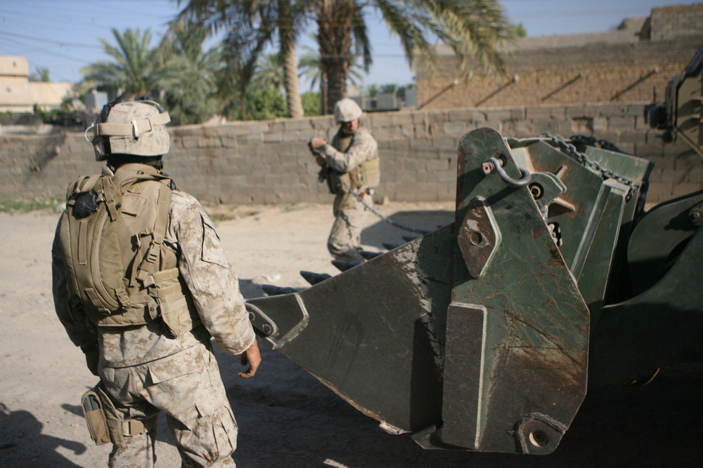 Ramadi change of pace for Marine forklift operators