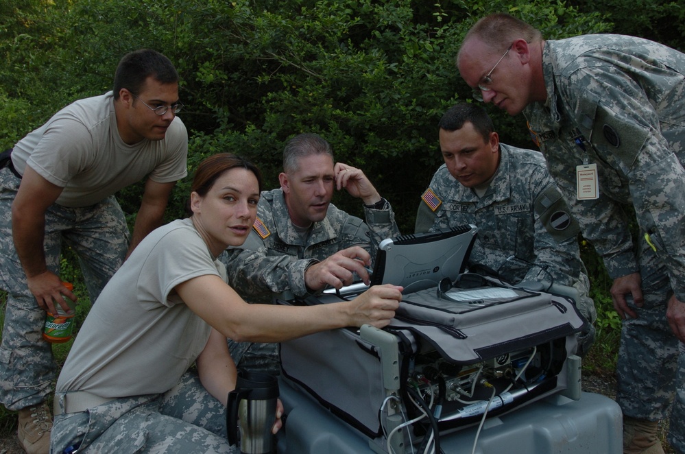 Soldiers Train on DVIDS System in Preparation for Deployment