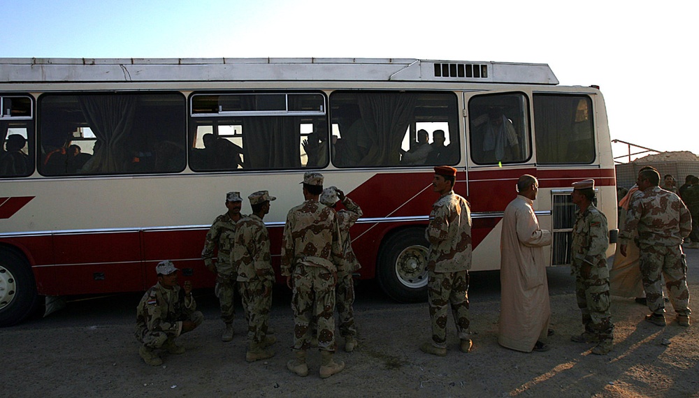 Iraqi Soldiers' Progress Steady Despite Logistical Challenges