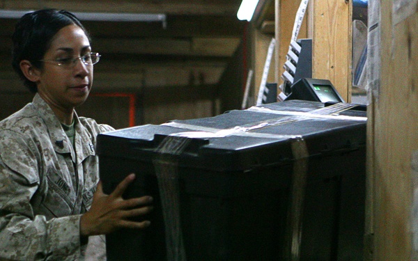 New X-ray System Aids Postal Marines in Iraq