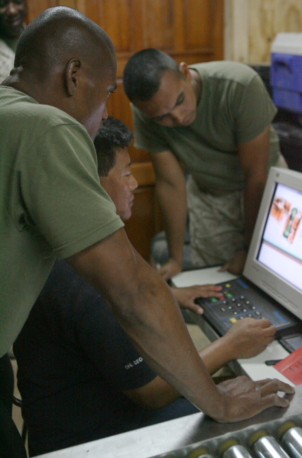 New X-ray System Aids Postal Marines in Iraq