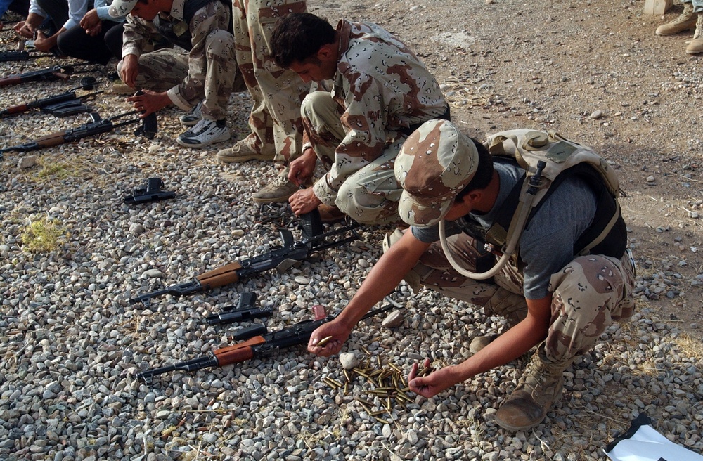 Iraqi police begin specialized training