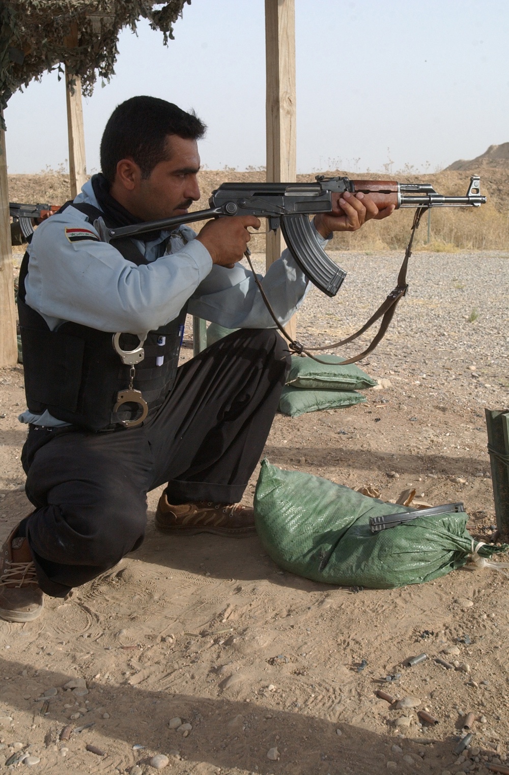 Iraqi police begin specialized training