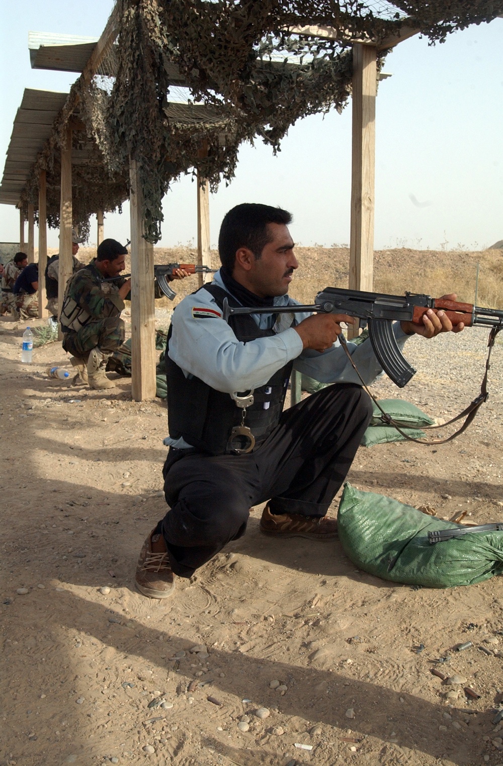 Iraqi police begin specialized training