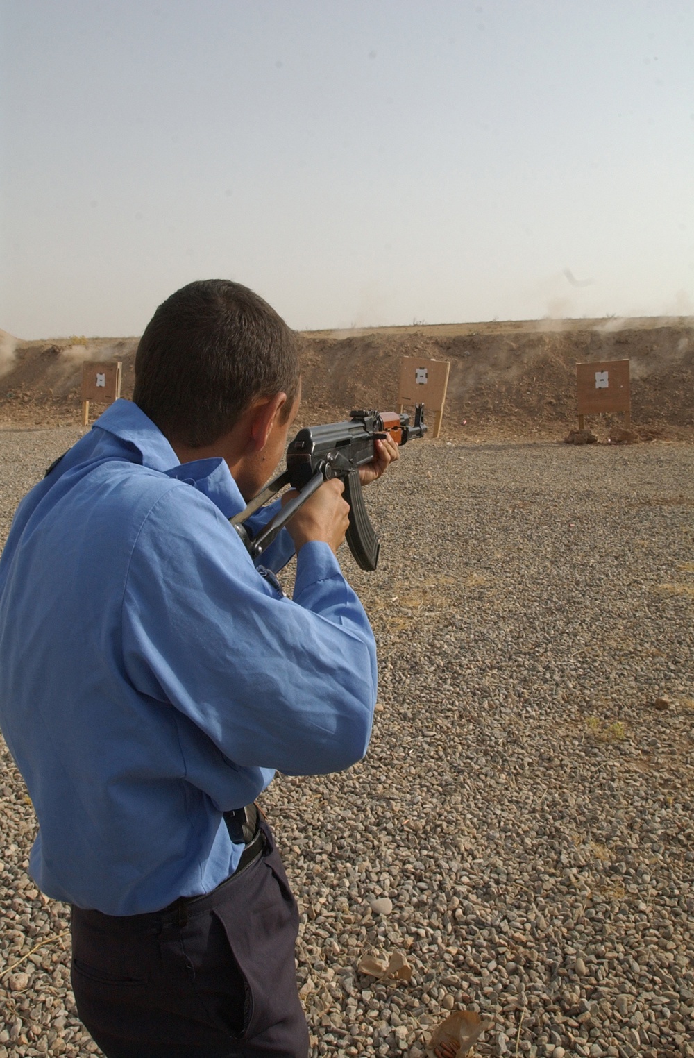 Iraqi police begin specialized training